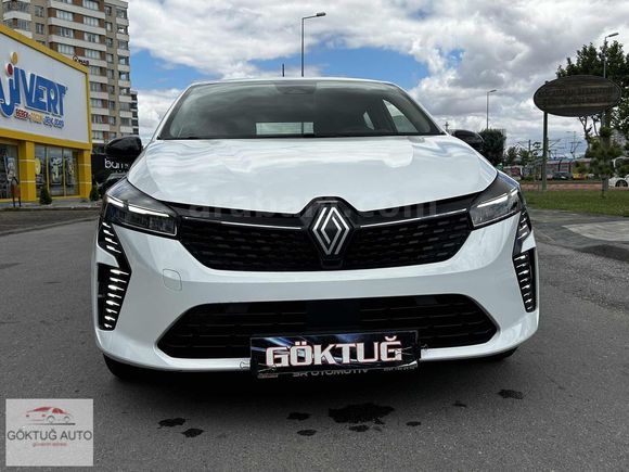 2023 MODEL RENAULT CLİO 1.0 SCE EQULİBRE 22.000 KM DE % 20 KDV