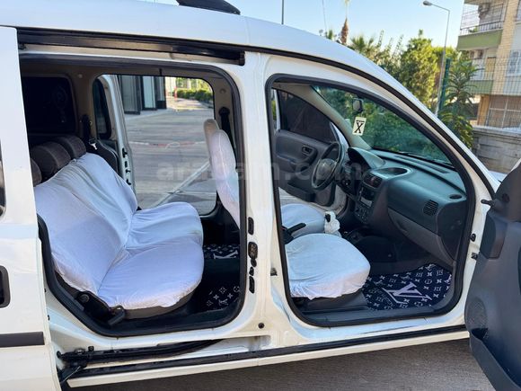 Galeriden Opel Combo 1.7 DTI Comfort 2004 Model Mersin