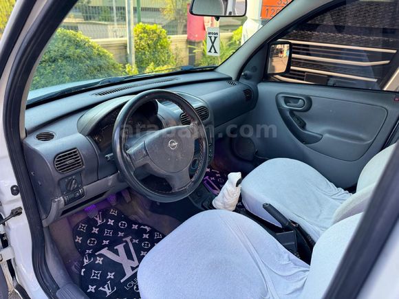 Galeriden Opel Combo 1.7 DTI Comfort 2004 Model Mersin