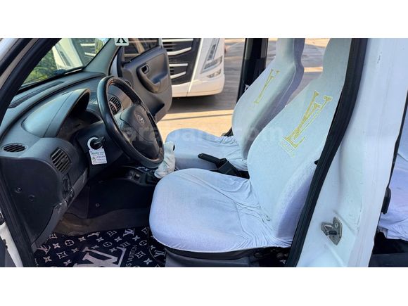 Galeriden Opel Combo 1.7 DTI Comfort 2004 Model Mersin