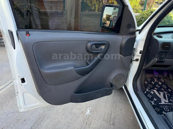 Galeriden Opel Combo 1.7 DTI Comfort 2004 Model Mersin