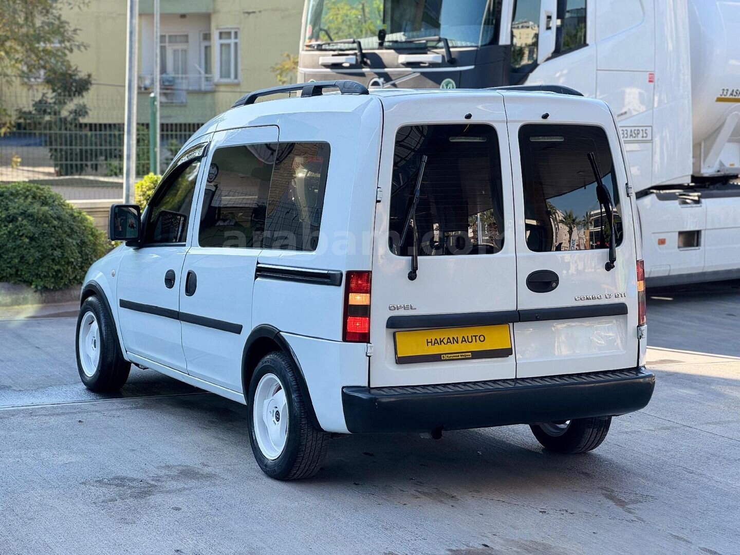 Galeriden Opel Combo 1.7 DTI Comfort 2004 Model Mersin 285.000 km Beyaz 4