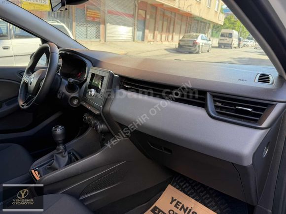 2023 MODEL CLIO KM:49.000 1 PARÇA BOYALI