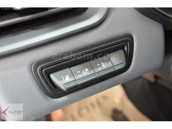KUTAY FETHİYE'DEN 2023 RENAULT CLİO 1.0 Equilibre + ŞERİT TAKİP