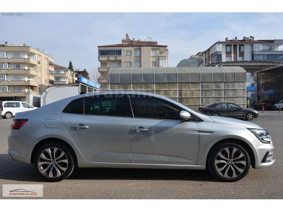 EKSPRES PLAZA'DAN 2023 RENAULT MEGANE 1.3 TCe ICON LPG
