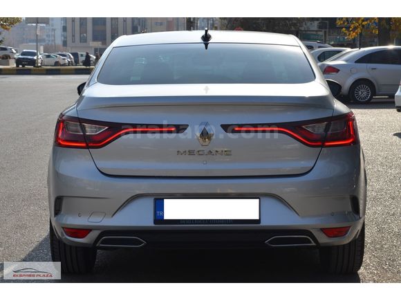 EKSPRES PLAZA'DAN 2023 RENAULT MEGANE 1.3 TCe ICON LPG