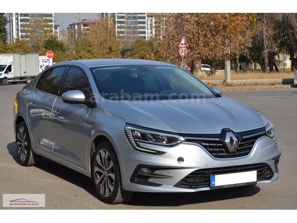 EKSPRES PLAZA'DAN 2023 RENAULT MEGANE 1.3 TCe ICON LPG