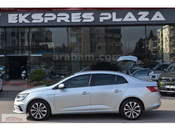 EKSPRES PLAZA'DAN 2023 RENAULT MEGANE 1.3 TCe ICON LPG