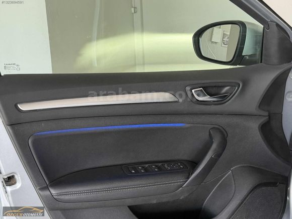 2023 MODEL MEGANE İCON BOYASIZ 67 bin km