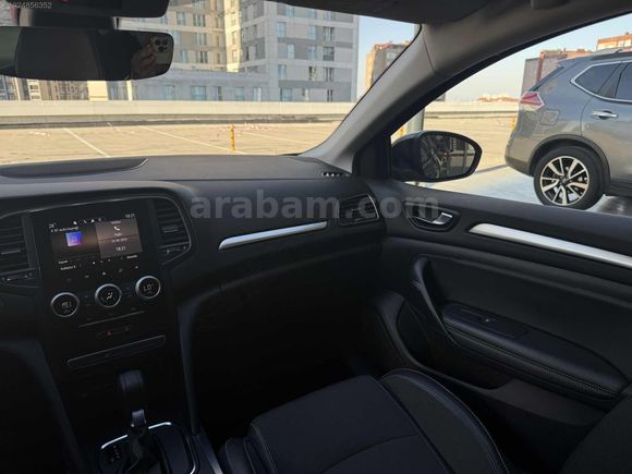 DİYAR MOTORS DAN 2024 MEGANE ICON CAM TAVAN SİYAH 85.000 KM