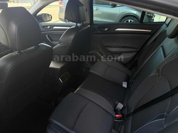 DİYAR MOTORS DAN 2024 MEGANE ICON CAM TAVAN SİYAH 85.000 KM
