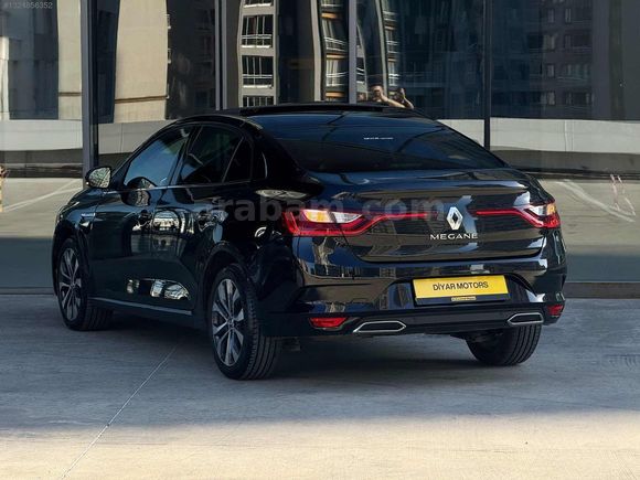 DİYAR MOTORS DAN 2024 MEGANE ICON CAM TAVAN SİYAH 85.000 KM