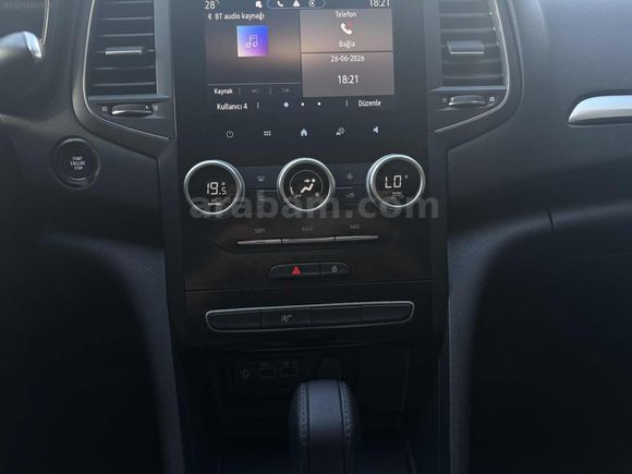 DİYAR MOTORS DAN 2024 MEGANE ICON CAM TAVAN SİYAH 85.000 KM