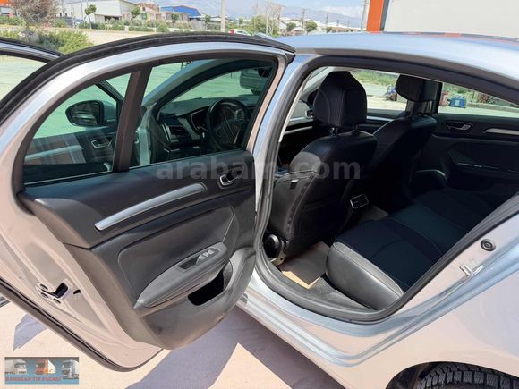 RAMAZAN'DAN 2024 MODEL RENAUL MEGANE 1.3 TCE 140 HP İCON HATASIZ