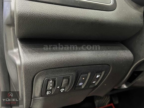 HATASIZ BOYASIZ 2025 MODEL 31 BİN KM RENAULT MEGANE İCON