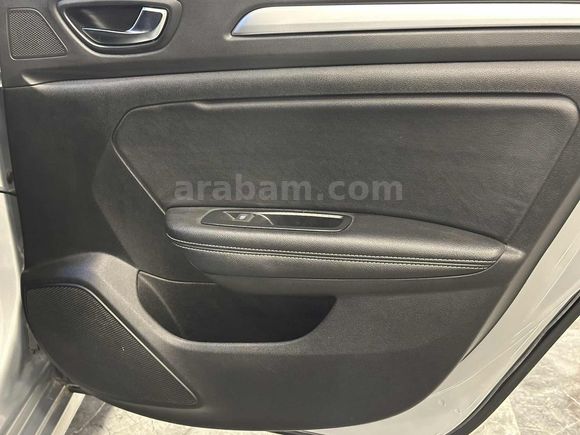 EMSALSİZ DÜŞÜK KM TAMAMEN ORJİNAL MEGANE