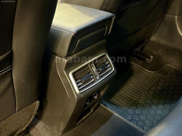 EMSALSİZ DÜŞÜK KM TAMAMEN ORJİNAL MEGANE