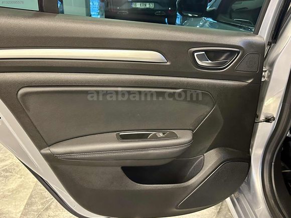 EMSALSİZ DÜŞÜK KM TAMAMEN ORJİNAL MEGANE