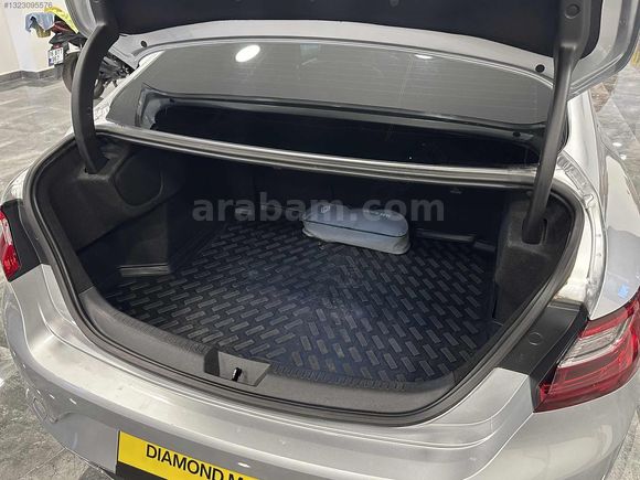 EMSALSİZ DÜŞÜK KM TAMAMEN ORJİNAL MEGANE