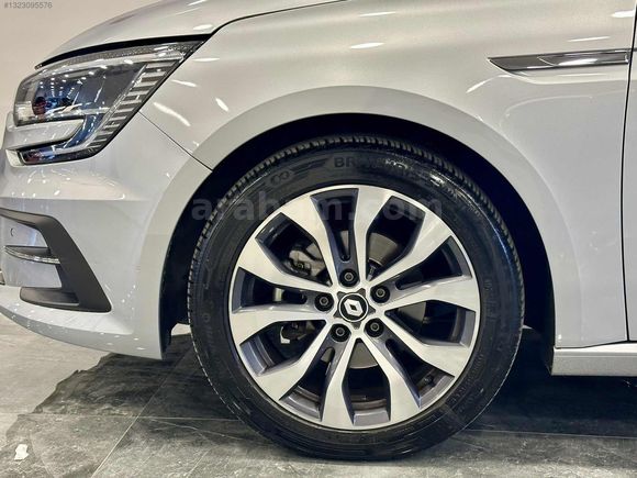 EMSALSİZ DÜŞÜK KM TAMAMEN ORJİNAL MEGANE