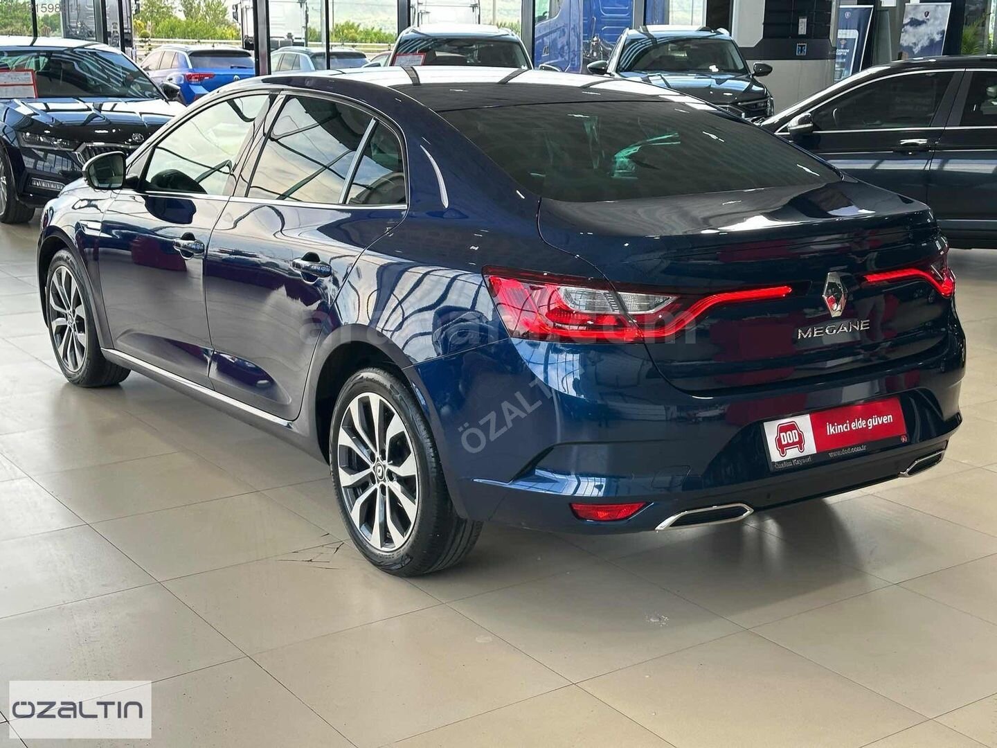 Galeriden Renault Megane 1.3 TCe Icon 2023 Model Kayseri 45.000 km Mavi 6