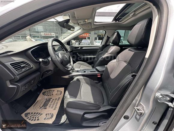 BOYASIZ - 2024 MODEL MEGANE 1.3 TCE İCON - CAM TAVANLI