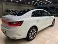 HATASIZ CAM TAVAN ICON MEGANE