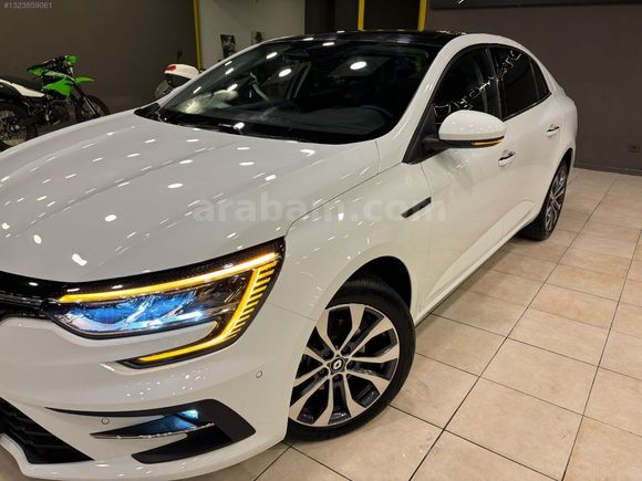 HATASIZ CAM TAVAN ICON MEGANE