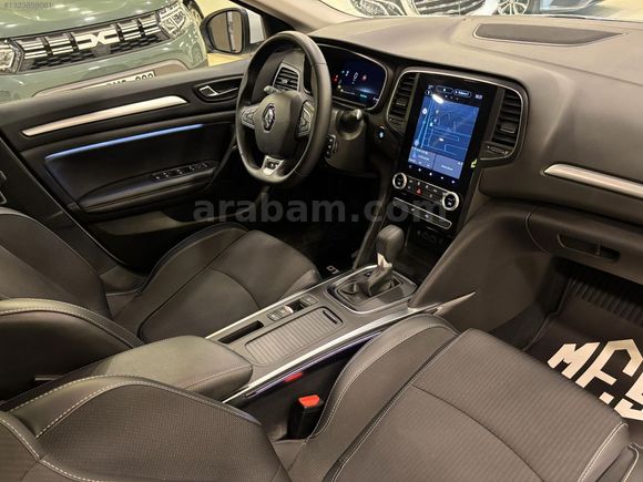 HATASIZ CAM TAVAN ICON MEGANE