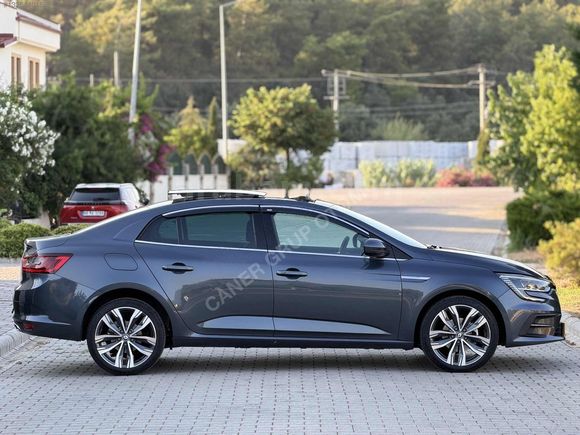 CANER'den 2024 MEGANE CAM TAVAN ELMAS JANT 9.000 km