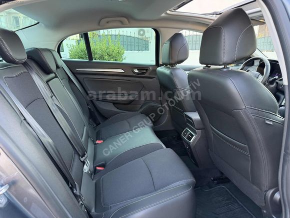 CANER'den 2024 MEGANE CAM TAVAN ELMAS JANT 9.000 km