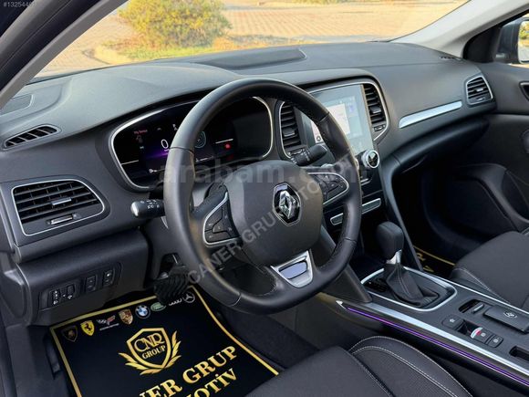 CANER'den 2024 MEGANE CAM TAVAN ELMAS JANT 9.000 km