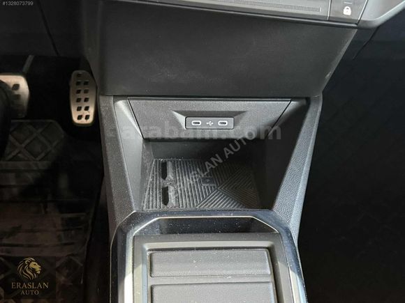 RENAULT CLİO 1.2 TCE ESPRİT ALPİNE LANSMAN RENK SIFIR AYARINDA