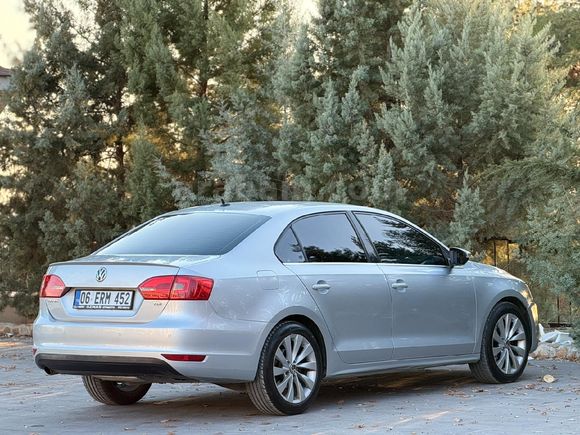 ACİL SATILIK 2011 JETTA SIFIR AYARINDA