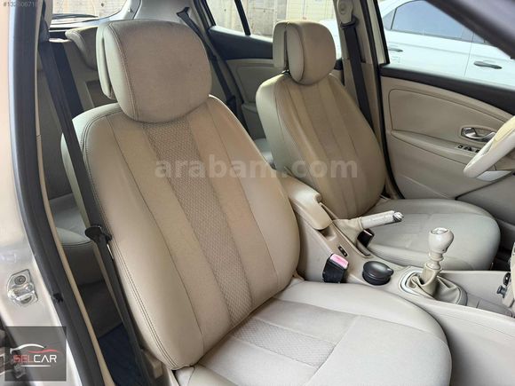 SEL-CAR'dan-2011-RENAULT MEGAN-PRİVİLEGE-DİZEL-MANUEL-SUNROOF