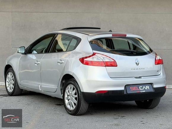 SEL-CAR'dan-2011-RENAULT MEGAN-PRİVİLEGE-DİZEL-MANUEL-SUNROOF