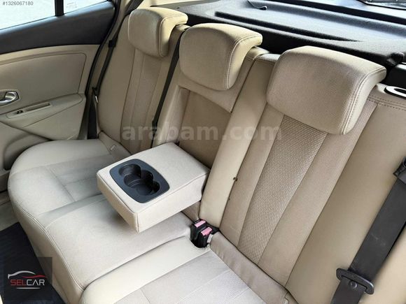 SEL-CAR'dan-2011-RENAULT MEGAN-PRİVİLEGE-DİZEL-MANUEL-SUNROOF
