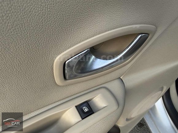SEL-CAR'dan-2011-RENAULT MEGAN-PRİVİLEGE-DİZEL-MANUEL-SUNROOF