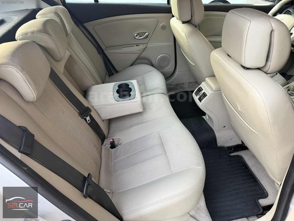 SEL-CAR'dan-2011-RENAULT MEGAN-PRİVİLEGE-DİZEL-MANUEL-SUNROOF
