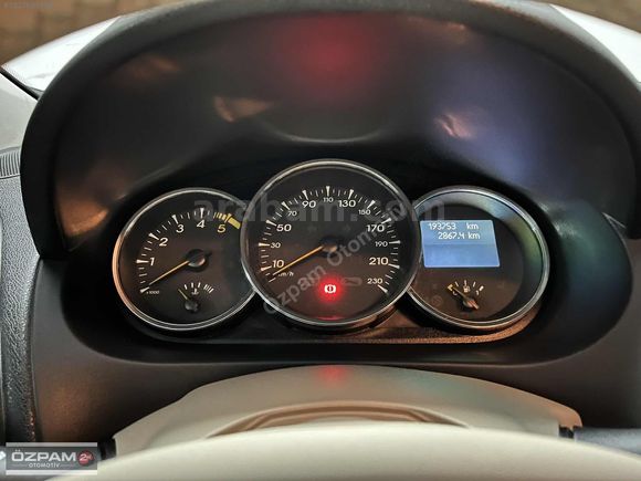ÖZPAM 2.EL'DEN 2012 RENAULT MEGANE III 1.5 DCİ PRİVİLEGE 110 BG