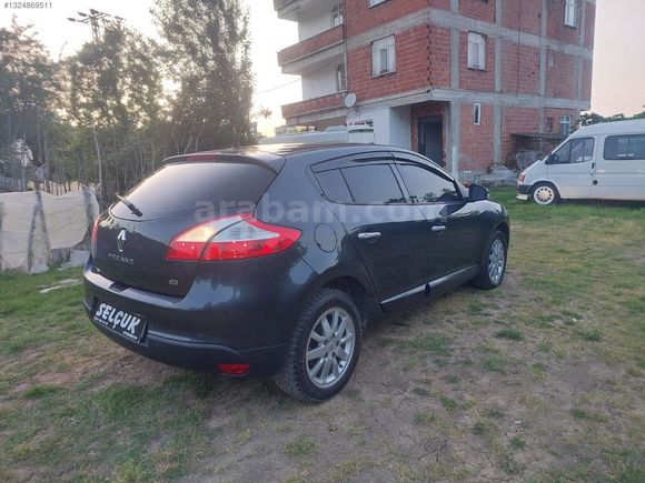 2012 MEGANE III 1.5 DCİ OTOMATİK VİTES CAM GİBİ