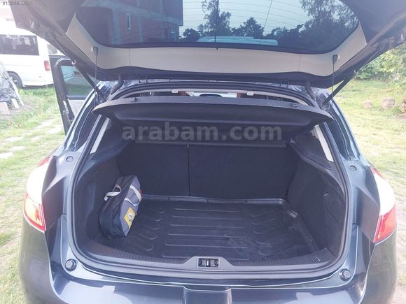 2012 MEGANE III 1.5 DCİ OTOMATİK VİTES CAM GİBİ