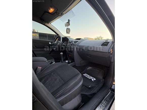 ESR/DEĞİŞENSİZ 3 PARÇA BOYALI TEMİZ BAKIMLI MEGANE