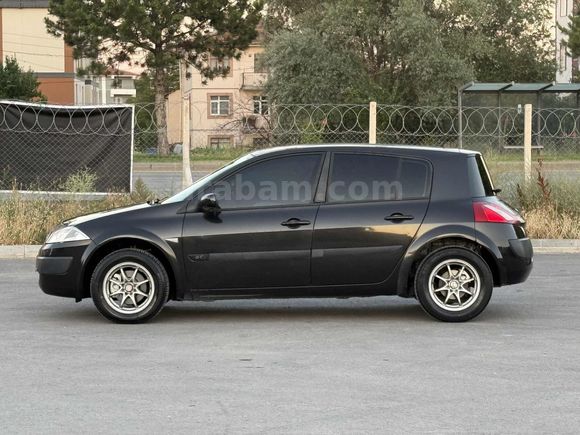 ESR/DEĞİŞENSİZ 3 PARÇA BOYALI TEMİZ BAKIMLI MEGANE