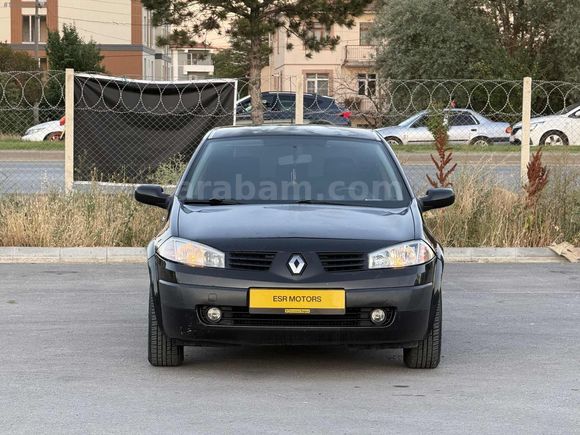 ESR/DEĞİŞENSİZ 3 PARÇA BOYALI TEMİZ BAKIMLI MEGANE