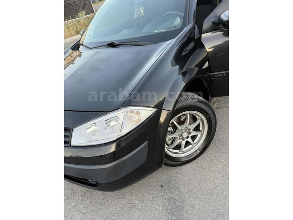 ESR/DEĞİŞENSİZ 3 PARÇA BOYALI TEMİZ BAKIMLI MEGANE