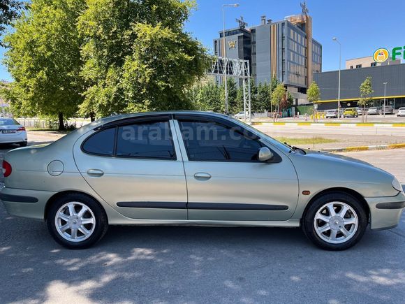 2004 MODEL 1.6 16 VALF İLK ELDEN MEGANE