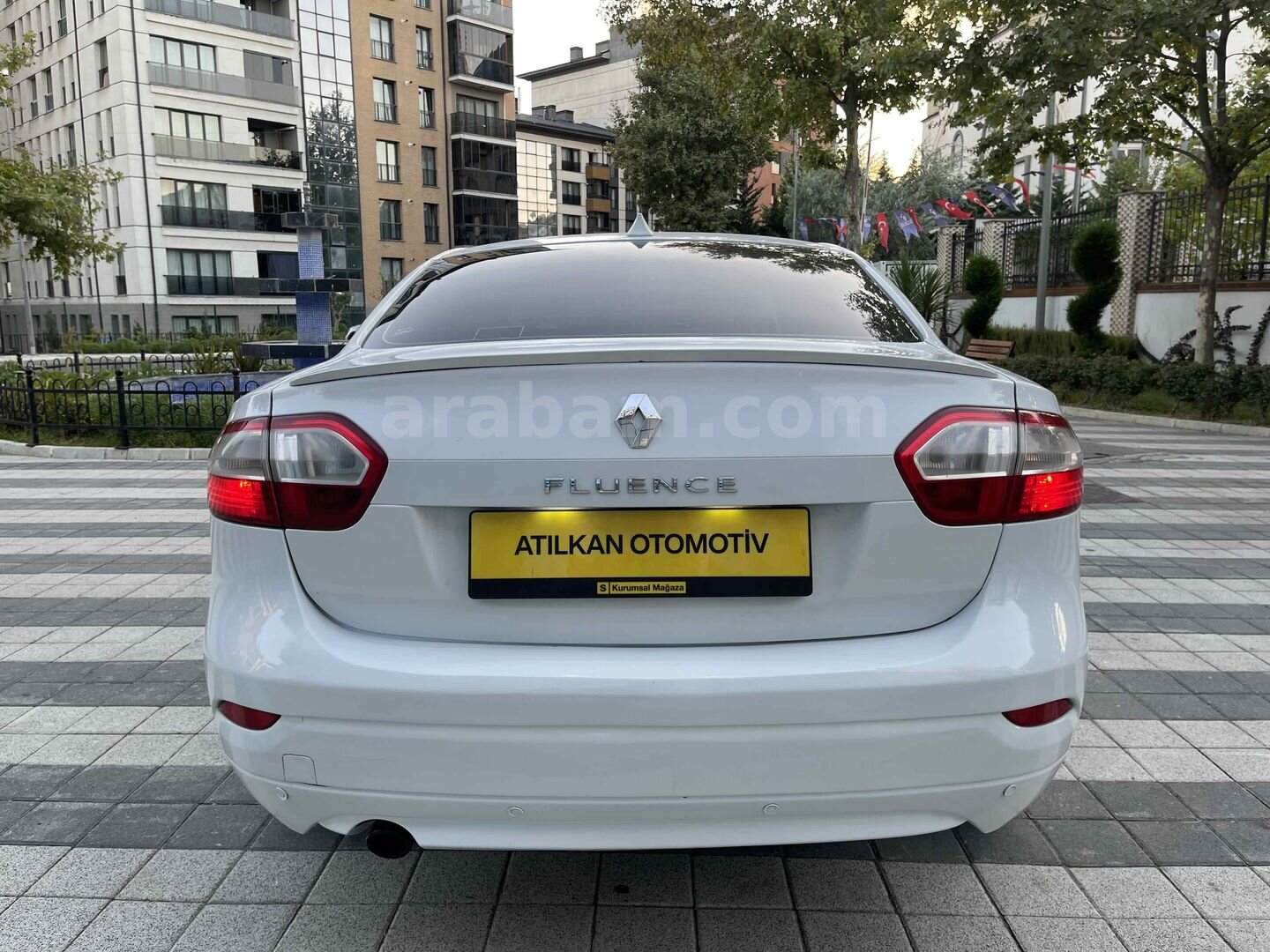 Galeriden Renault Fluence 1.5 dCi Joy 2013 Model İstanbul 309.000 km Beyaz 2