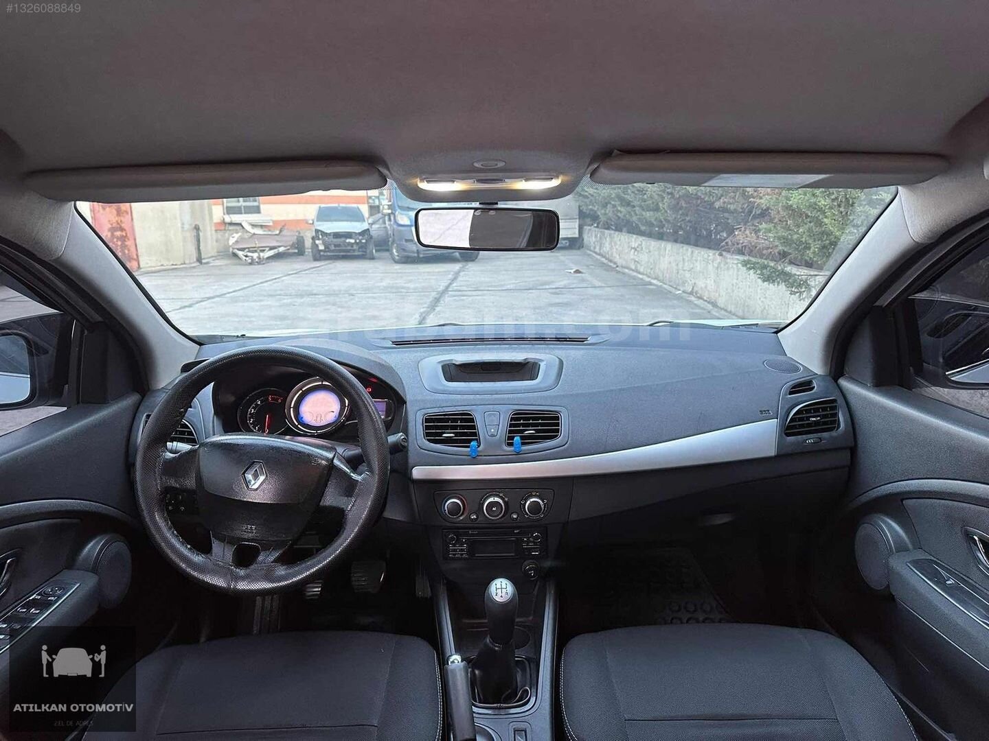 Galeriden Renault Fluence 1.5 dCi Joy 2013 Model İstanbul 309.000 km Beyaz 4