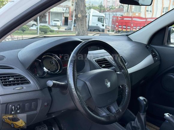 2013 MODEL 1.5 DİZEL EMSALSİZ HATASIZ FLUANCE